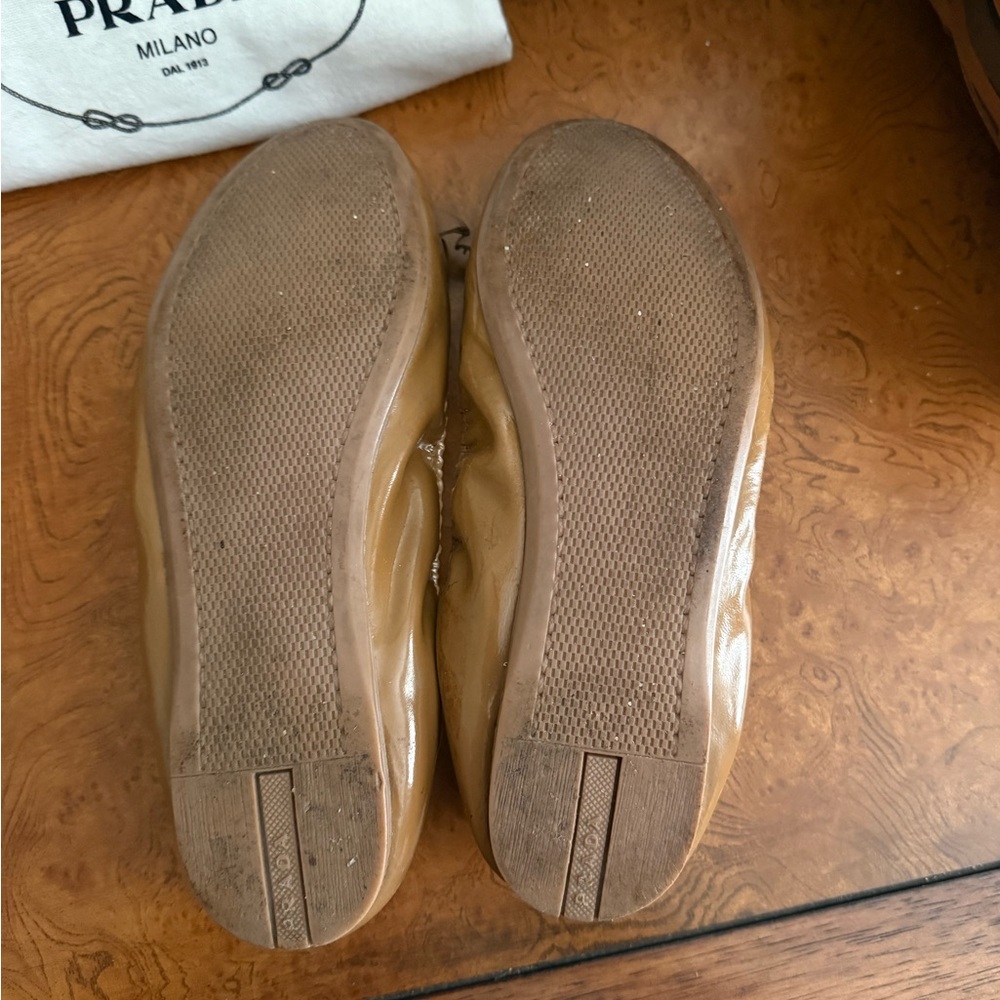 Prada Tan Moccasins Sz 38 with Bow Detail - Picture 2 of 10